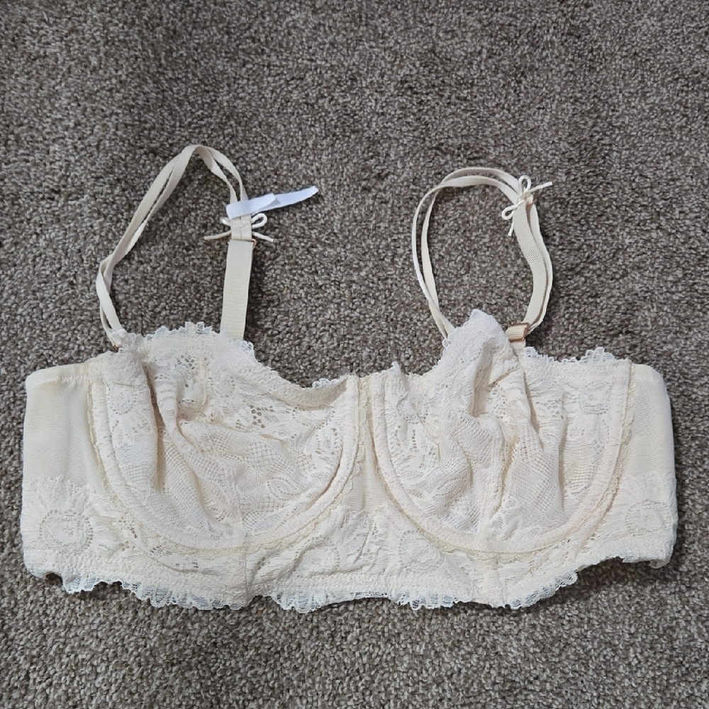 Aerie Cream Lace Underwire Balconette Bralette Size 36D